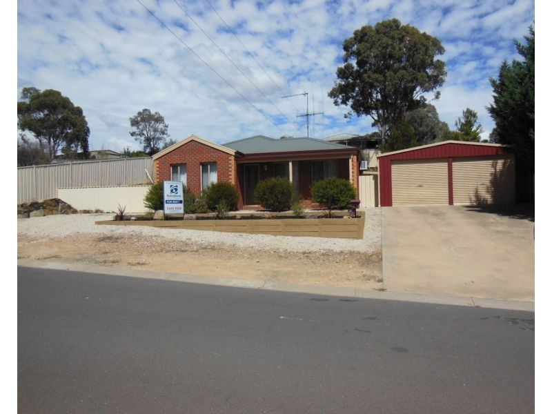 27 Derby Grove, Flora Hill VIC 3550