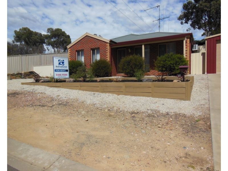 27 Derby Grove, Flora Hill VIC 3550