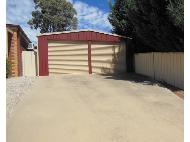 27 Derby Grove, Flora Hill VIC 3550