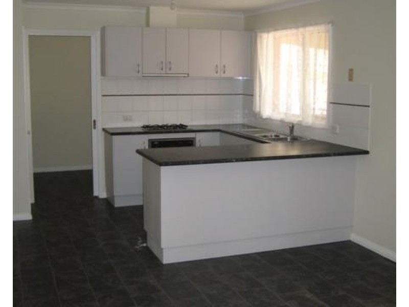 27 Derby Grove, Flora Hill VIC 3550