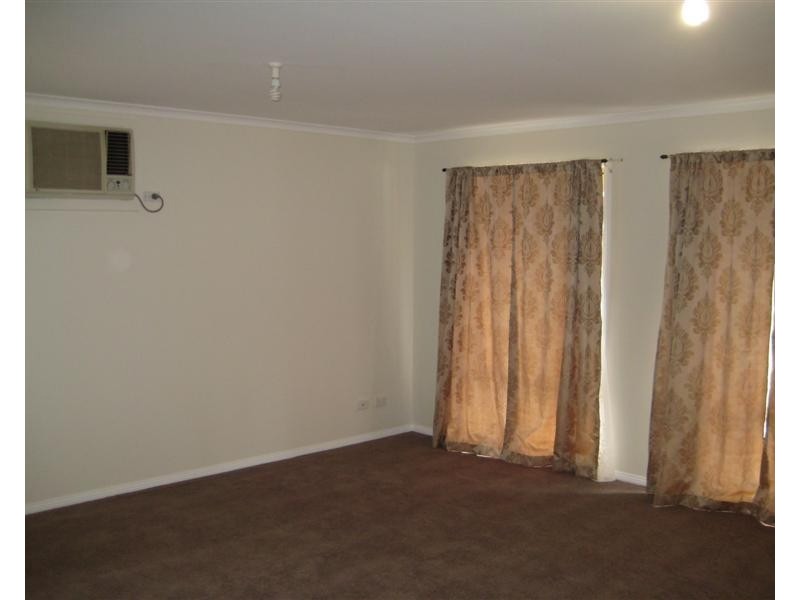 27 Derby Grove, Flora Hill VIC 3550