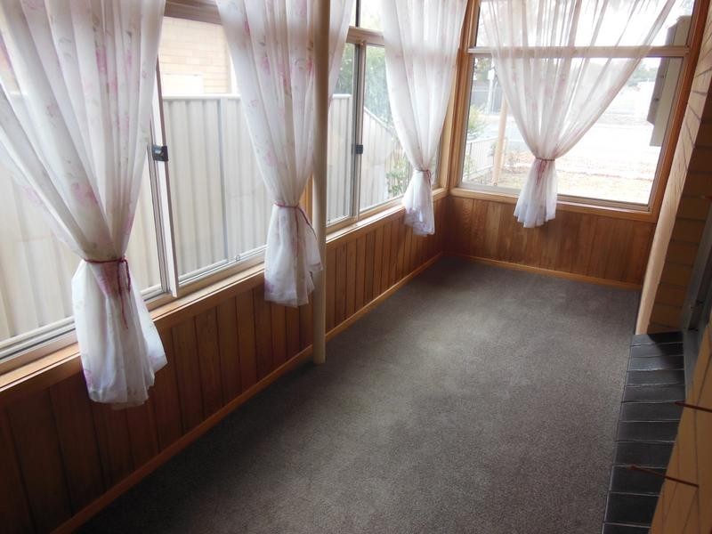 27 Olympic Parade, Kangaroo Flat VIC 3555