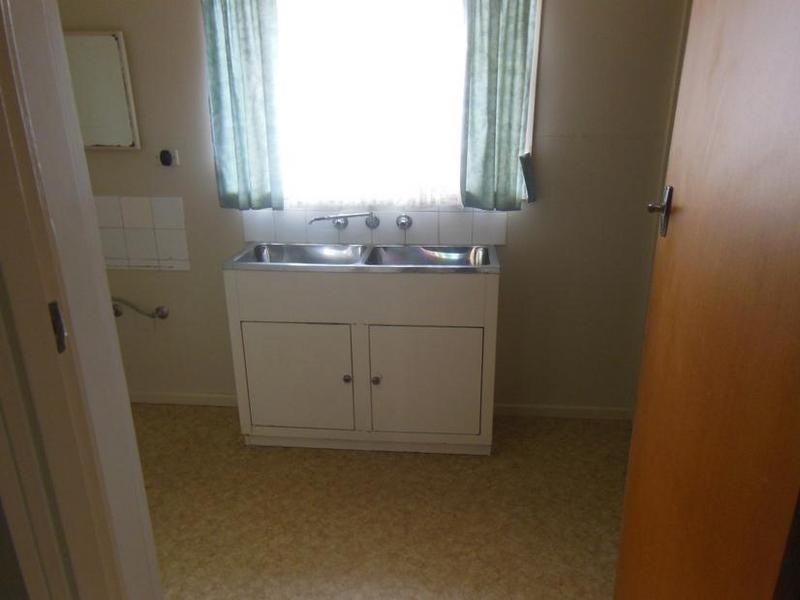 27 Olympic Parade, Kangaroo Flat VIC 3555