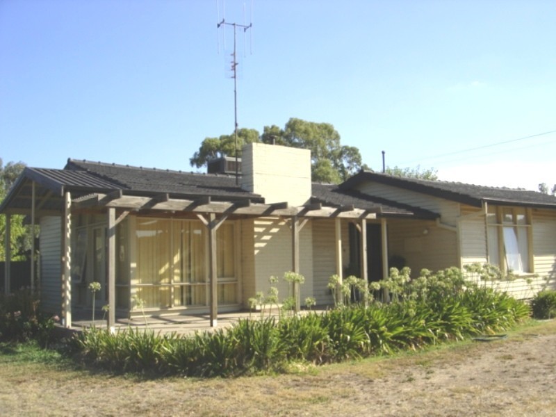 300 Holdsworth Road, White Hills VIC 3550