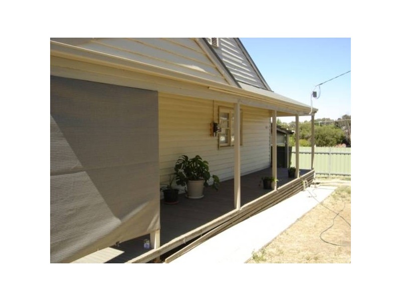 2 Knape Street, Long Gully VIC 3550