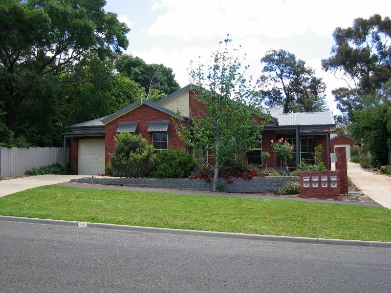 1/10 Malcolm Street, Quarry Hill VIC 3550