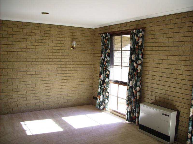 1/1 Heyington Place, Strathdale VIC 3550