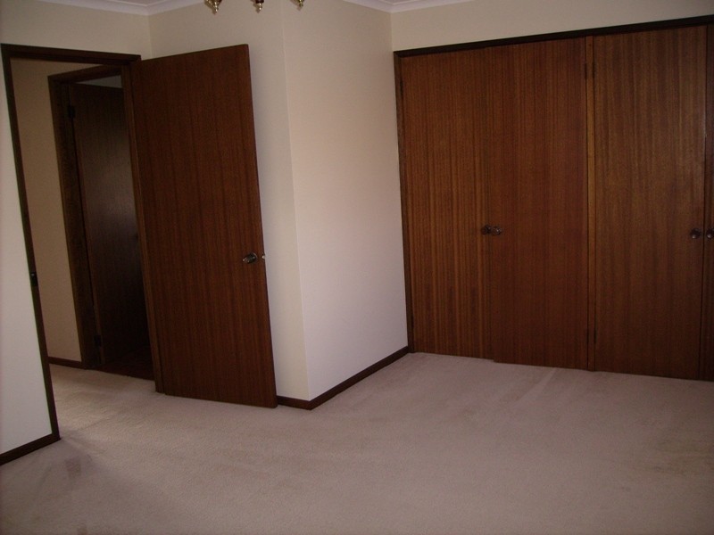 1/1 Heyington Place, Strathdale VIC 3550