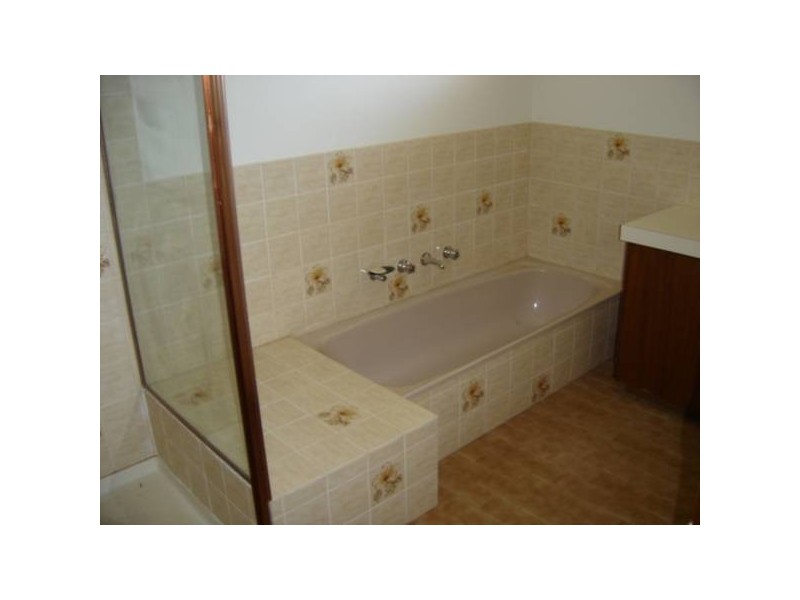 27 Ridgeway Crescent, Kennington VIC 3550