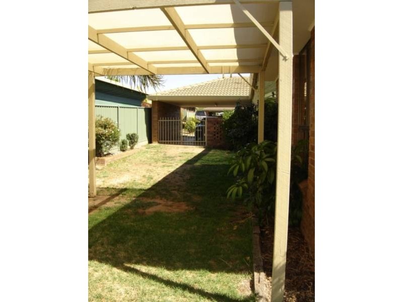 27 Ridgeway Crescent, Kennington VIC 3550