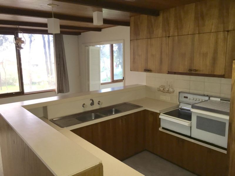 60 Race Street, Flora Hill VIC 3550