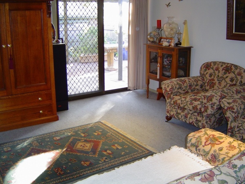 23 Howell Crescent, Kangaroo Flat VIC 3555