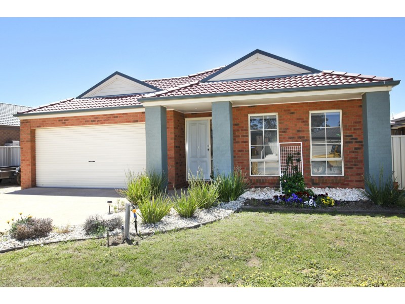 50 Peacock Drive, Epsom VIC 3551