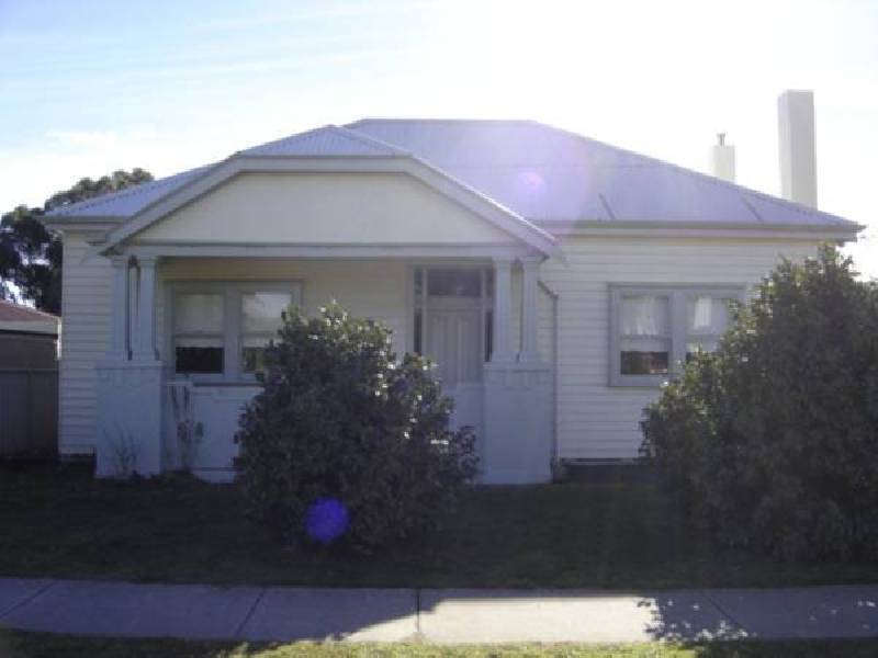 13 Station Street, Kangaroo Flat VIC 3555