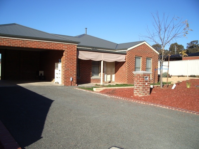 18 Grevillia Avenue, Kangaroo Flat VIC 3555