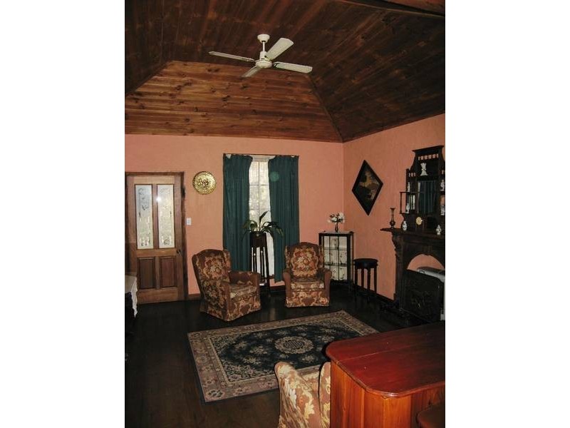 1 Corner Bendigo & Allans Road Maldon, Bendigo VIC 3550