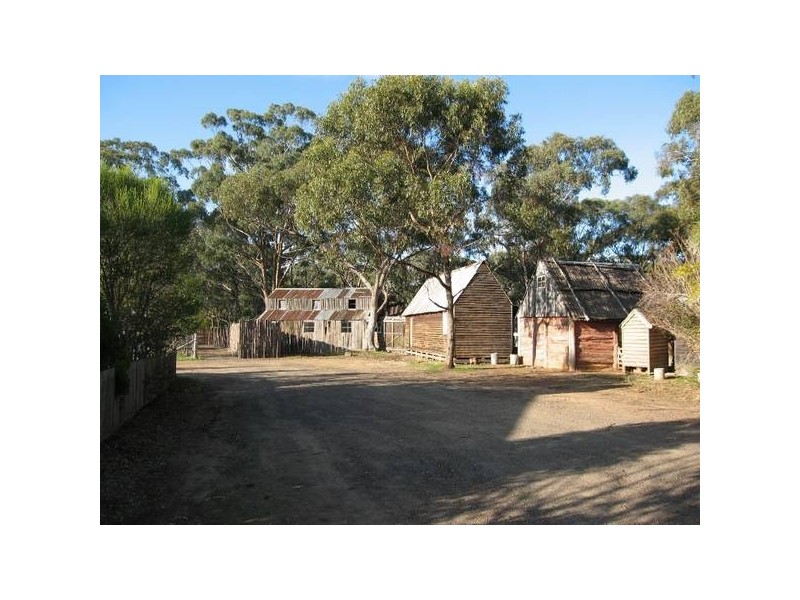 1 Corner Bendigo & Allans Road Maldon, Bendigo VIC 3550