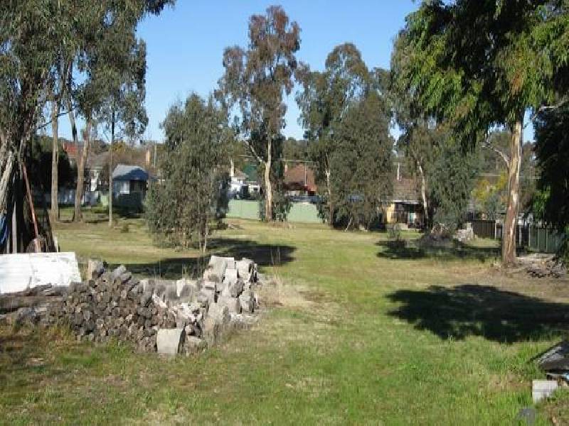 12 Wireless Street, Kangaroo Flat VIC 3555