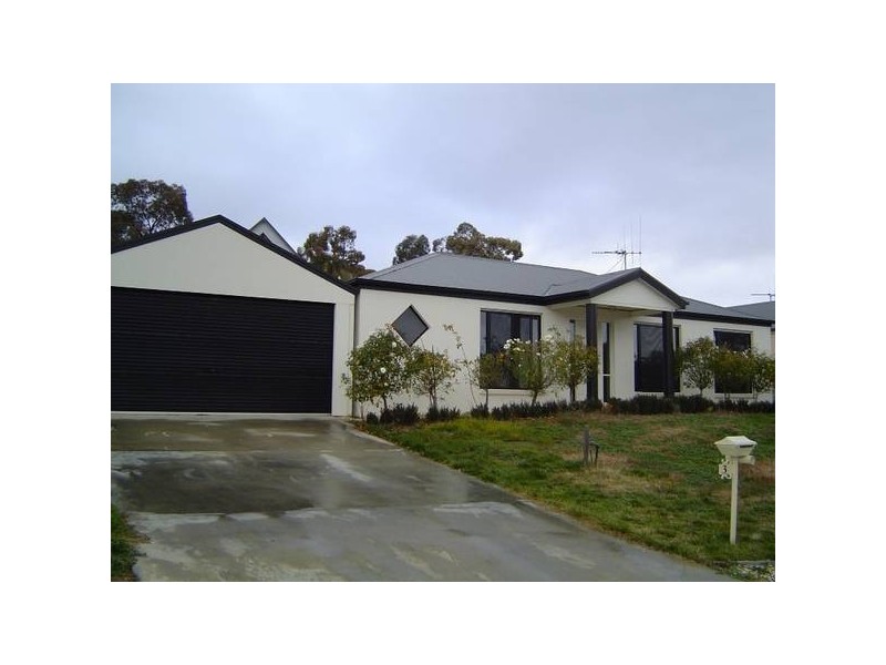 3 Tasman Court, Kangaroo Flat VIC 3555