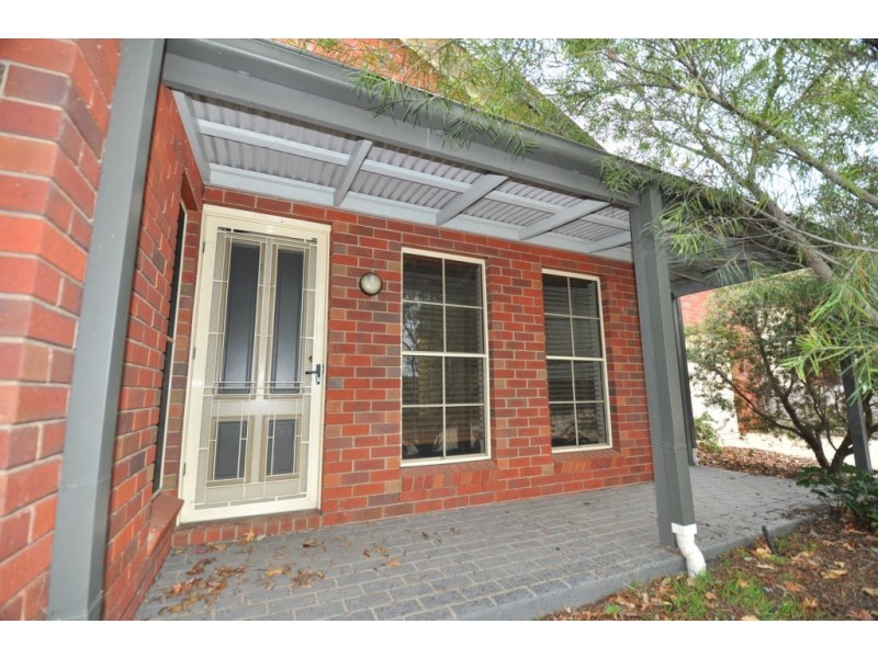 2/10 Malcolm Street, Quarry Hill VIC 3550