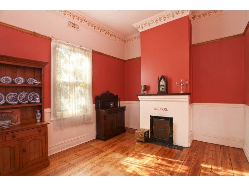 4 Carpenter Street, Quarry Hill VIC 3550