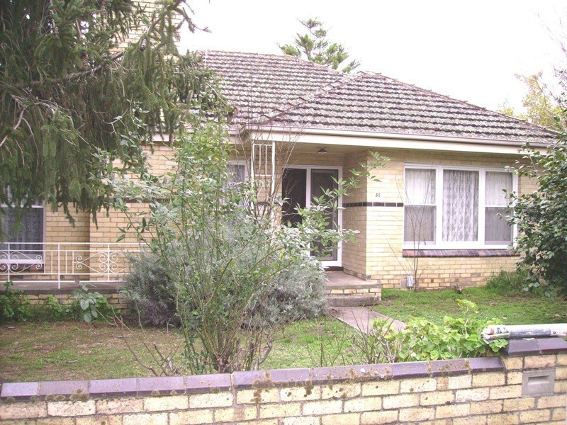 31 College Crescent, Flora Hill VIC 3550