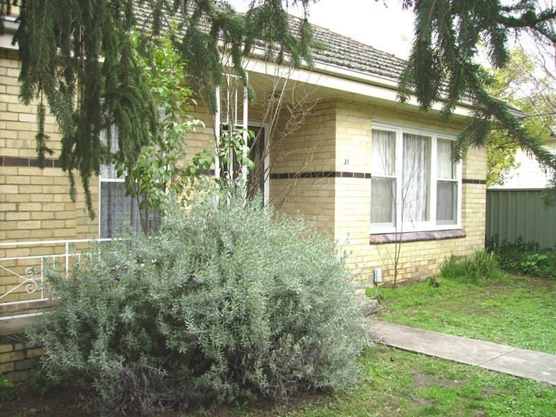 31 College Crescent, Flora Hill VIC 3550