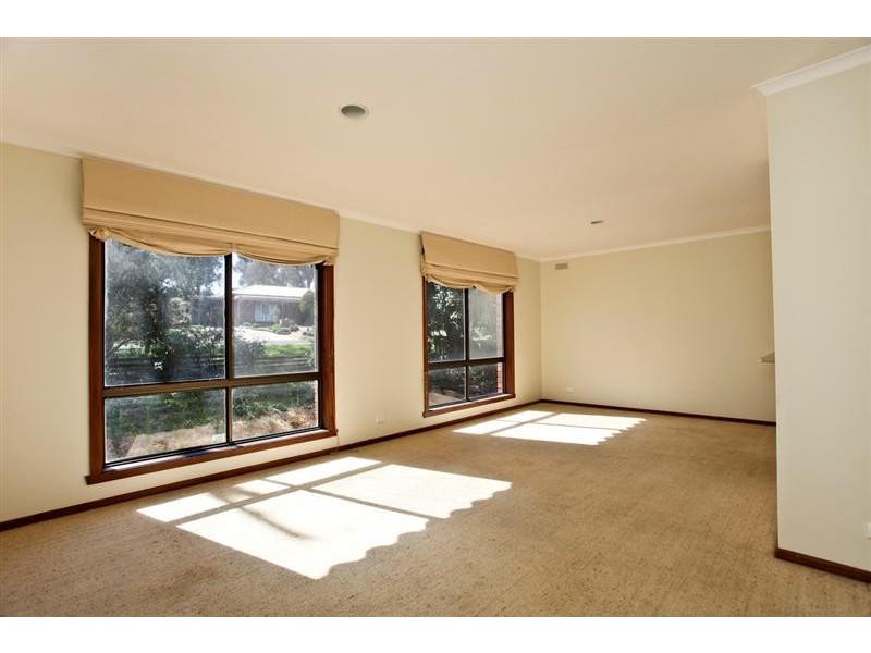 83 Browning Street, Kangaroo Flat VIC 3555