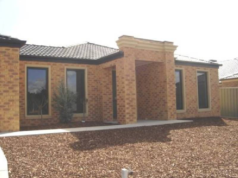 128 Queen Street, Kangaroo Flat VIC 3555