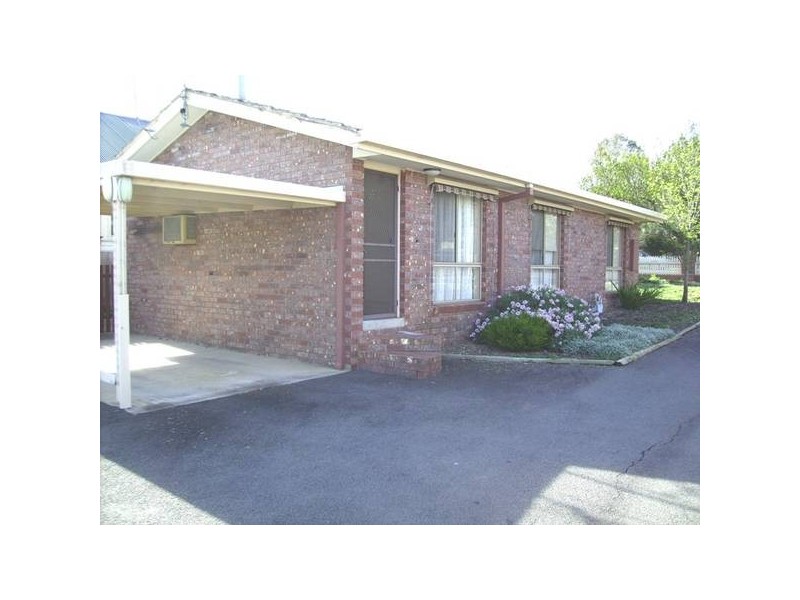 3/8 Clarke Street, Kennington VIC 3550