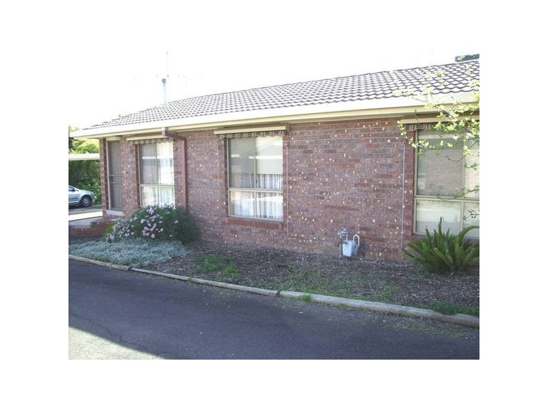 3/8 Clarke Street, Kennington VIC 3550