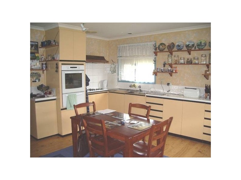 2 Elliott Street, Golden Square VIC 3555