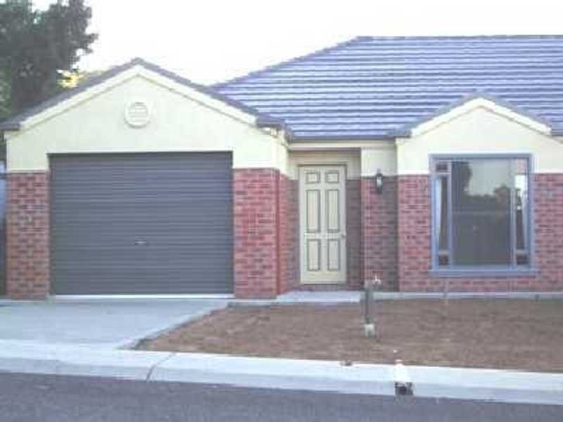1/21 Balmoral Drive, Golden Square VIC 3555