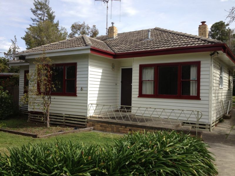 6 Collins Court, Kennington VIC 3550