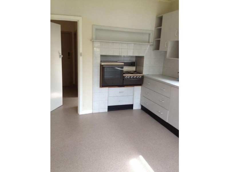 6 Collins Court, Kennington VIC 3550