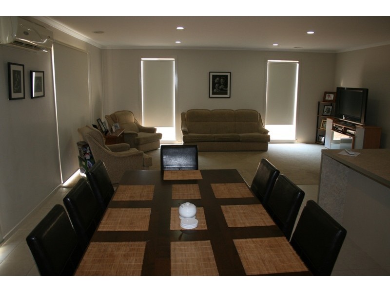 2 Bushwalk Grove, Epsom VIC 3551