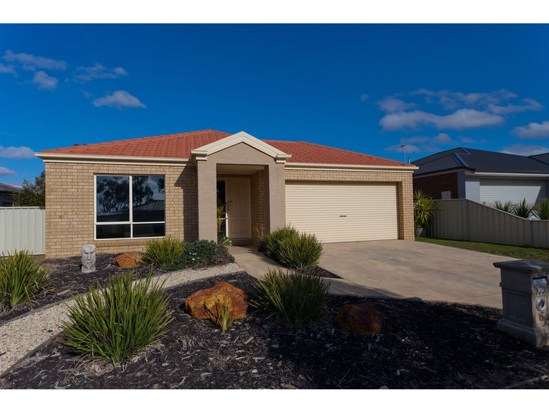 6 Peacock Drive, Epsom VIC 3551