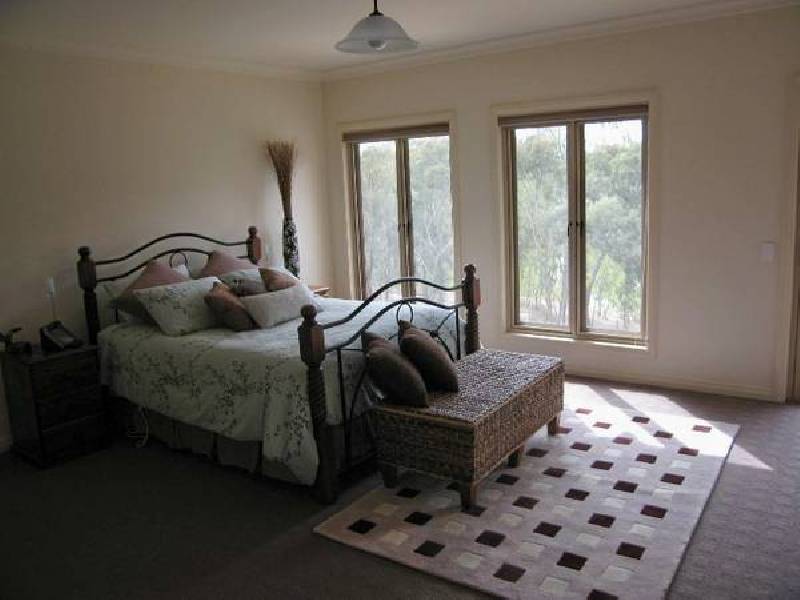 36 Crook Street, Kennington VIC 3550