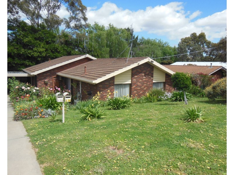 2/20 Palm Avenue, Flora Hill VIC 3550