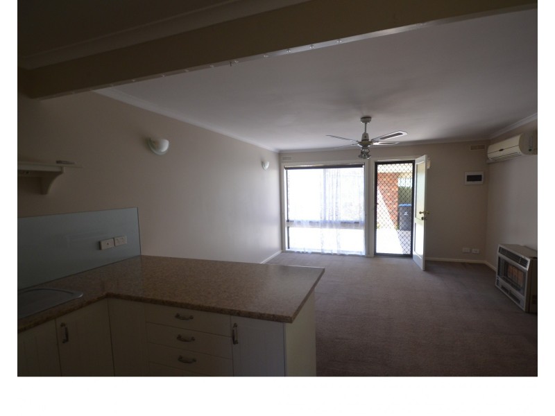 2/20 Palm Avenue, Flora Hill VIC 3550