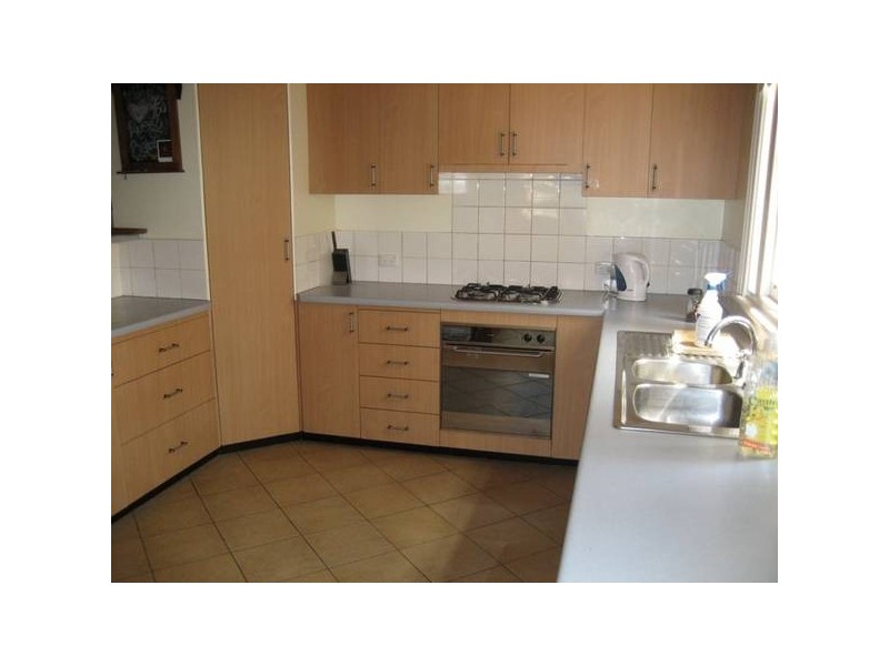 30 Hamlet Street, Quarry Hill VIC 3550