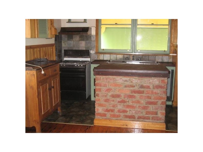 27 Carpenter Street, Quarry Hill VIC 3550