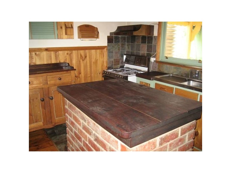 27 Carpenter Street, Quarry Hill VIC 3550