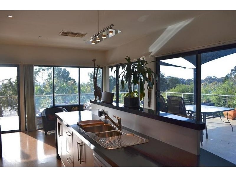 1 The Lane, Strathdale VIC 3550