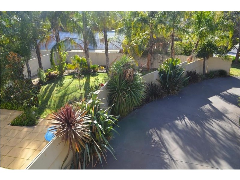 1 The Lane, Strathdale VIC 3550
