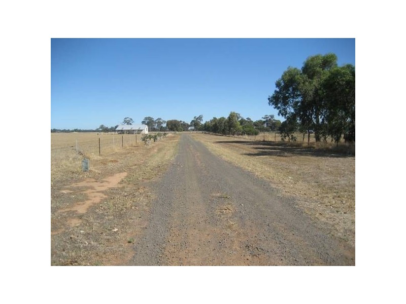 1556 Old Murray Road, Goornong VIC 3557