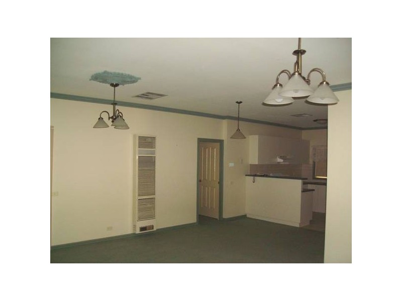 1/27 Bluegum Drive, Strathdale VIC 3550