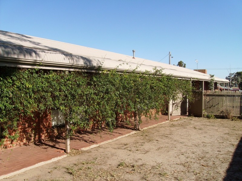 2/10 Pearce Street, California Gully VIC 3556