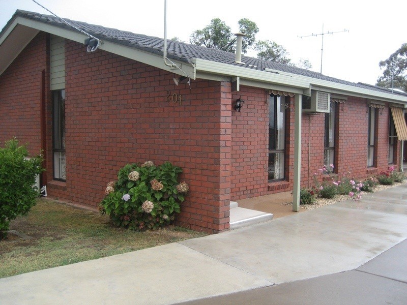 1/201 St Aidans Road, Kennington VIC 3550