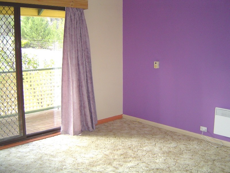 9 Higgins Hill Drive, Maiden Gully VIC 3551